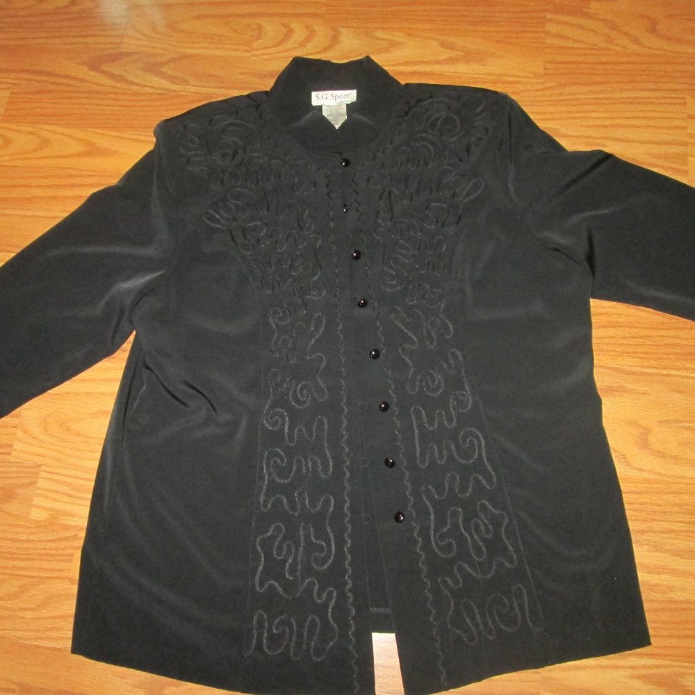 4/$40 S.G. Sport brocaded button front top Size XL